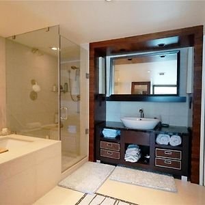 One-Bedroom Suite City View